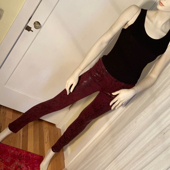 7 FOR ALL MANKIND Capri Jeans - Picture 3 of 9